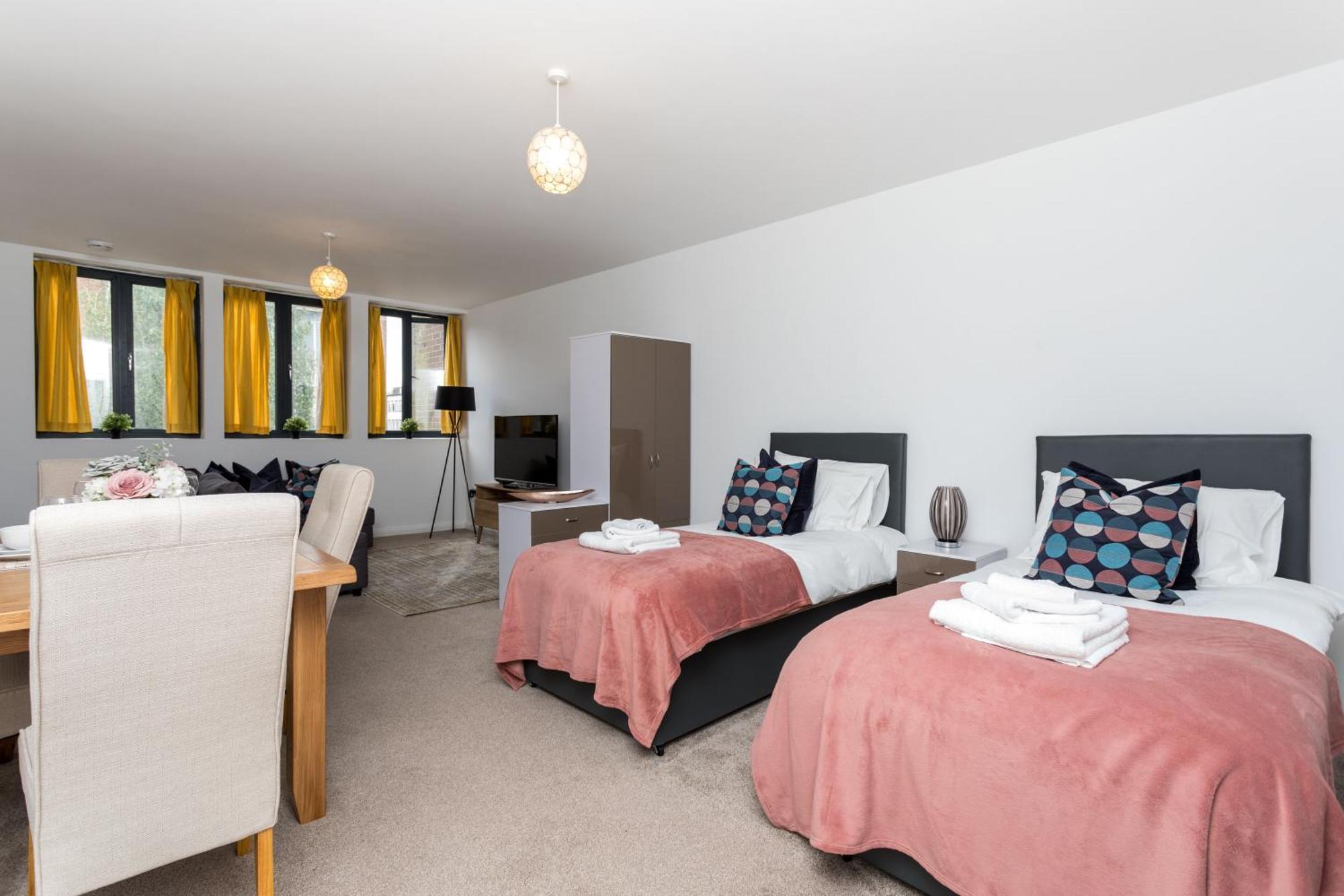 Flat 7- Spacious Studio Flat In The Heart Of Crawley Exterior foto